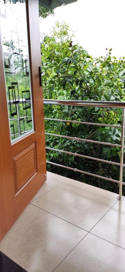Soly'S Villa Homestay Munnar Exteriör bild